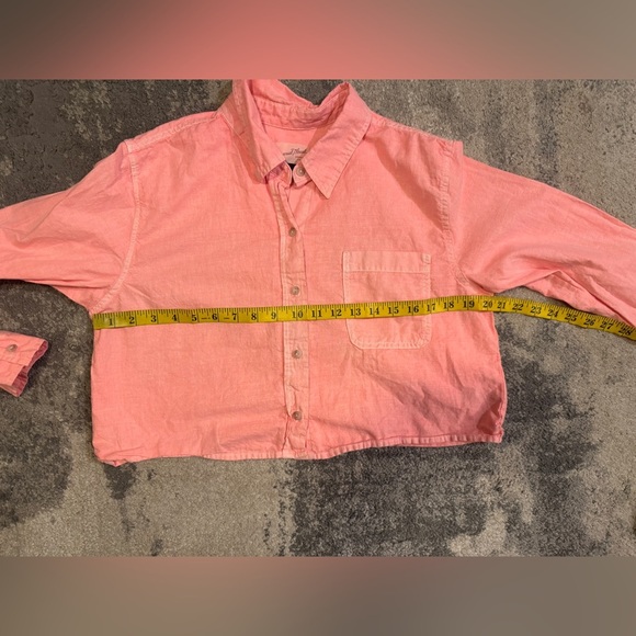 Universal Thread Cropped Button-Up Shirt - Picture 5 of 6